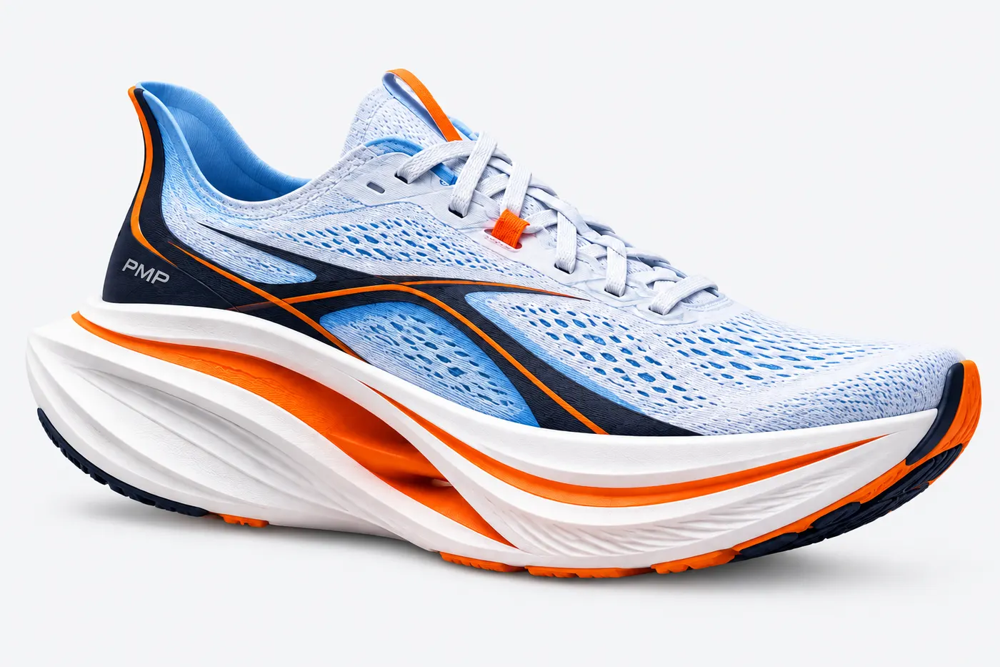 Zapatilla de running PMPRunning con mediasuela naranja y blanca, vista lateral